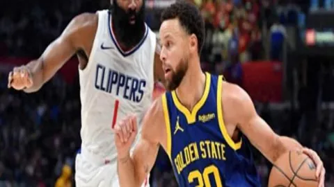 “NBA新赛季明日启幕！詹皇征战第21季，激情对决，澎湃新闻陪伴见证。”